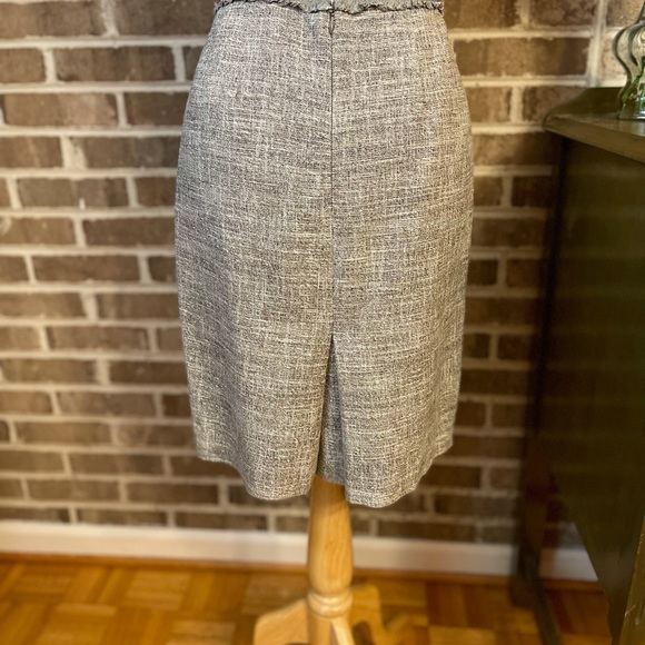 Ann Taylor satin lined skirt - Picture 8 of 10